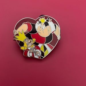 Alice in Wonderland- Queen and King of Hearts Disney pin